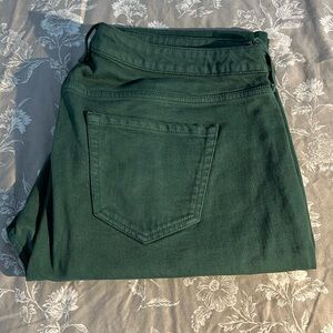 EUC green button fly cropped boyfriend jean. Sz 16. Frayed hem Square front pkt